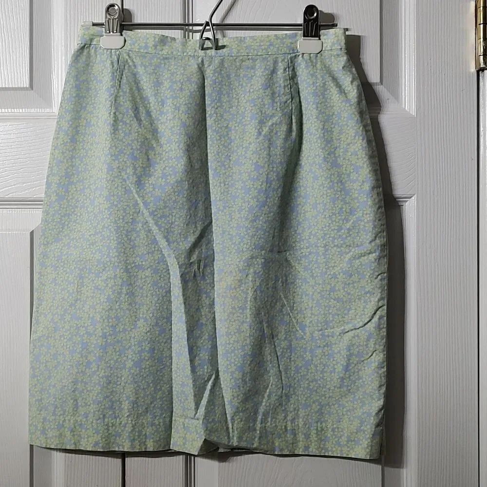 Casual Corner Annex  floral  print skirt  Sz 4